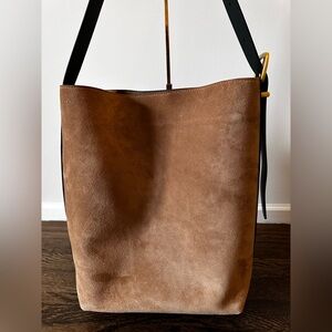Madewell the essentials bucket bag- cumin suede with black leather trim